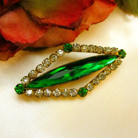 EDWARDIAN Green Clear Rhinestone Brooch ~ ANTIQUE Rhinestone Gold Filled Brooch - Picture 1 of 12